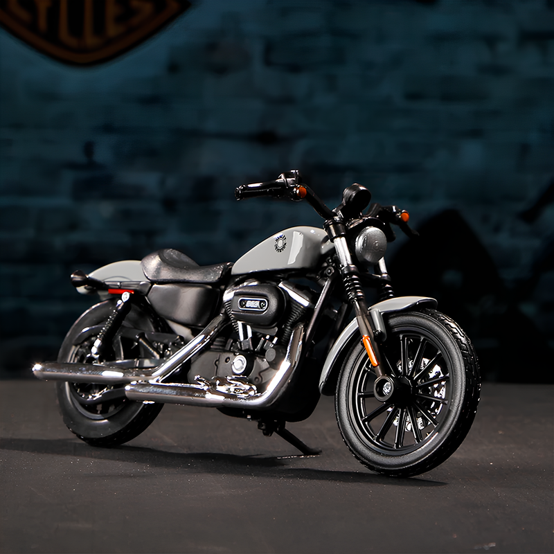 Miniatura Harley-Davidson Sportster Iron 883 2022 1:18