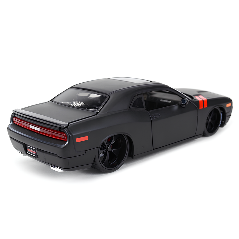 Miniatura Dodge Challenger 2008 1:18 em Metal