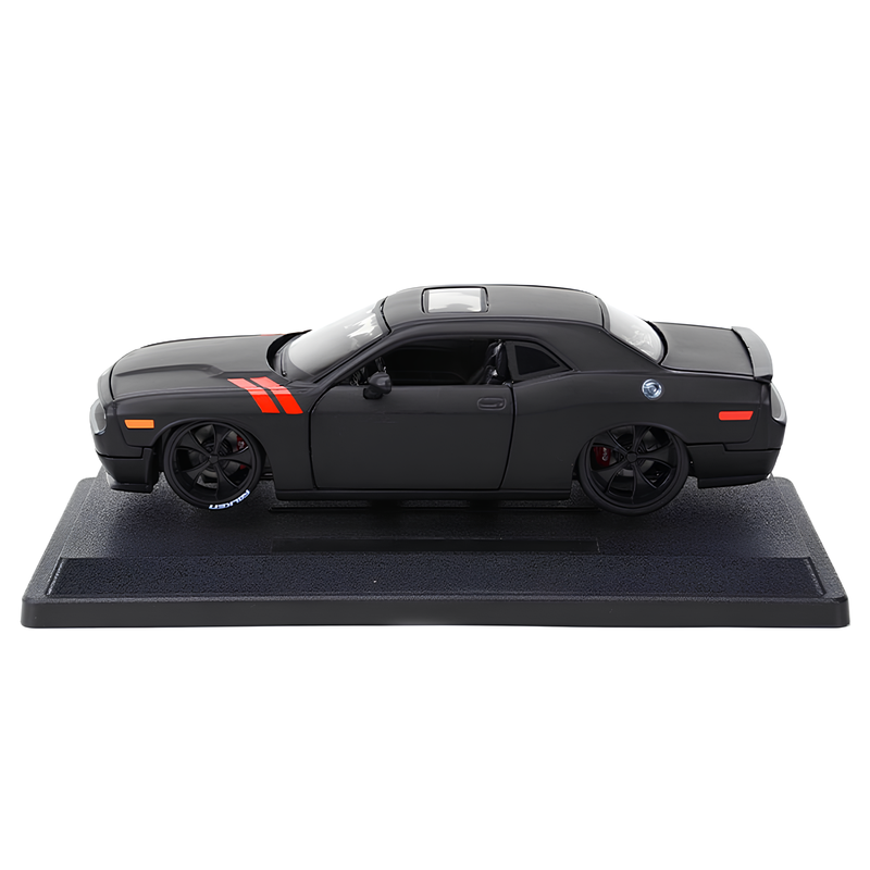 Miniatura Dodge Challenger 2008 1:18 em Metal