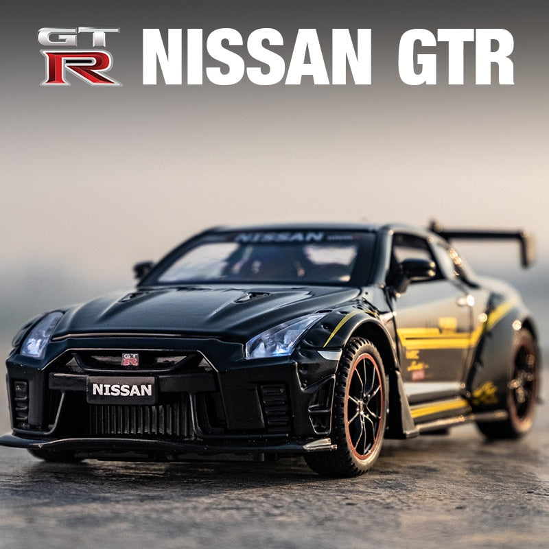 Nissan GTR R35 Miniatura 1:18