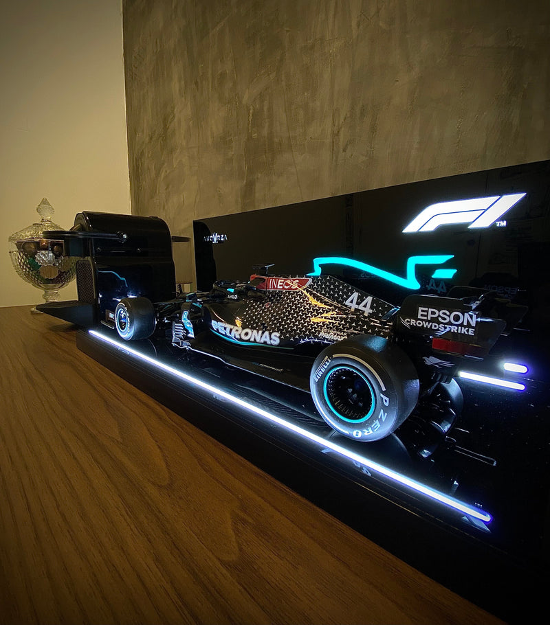 Miniatura F1 Escala 1/10 + Cúpula de Acrílico Light F1