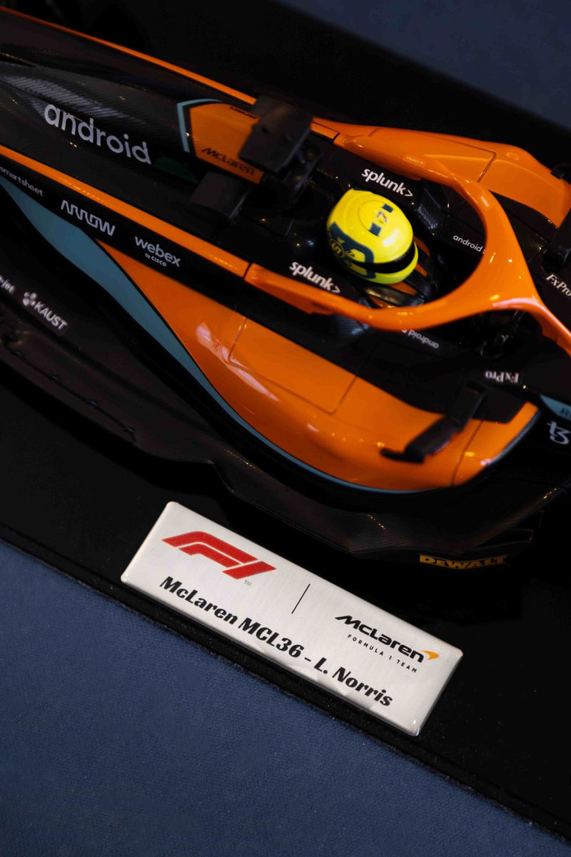 MINIATURA F1 MCLAREN MCL36 / L. NORRIS - ESCALA 1:18 COM 53CM