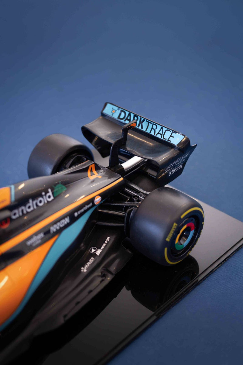 MINIATURA F1 MCLAREN MCL36 / L. NORRIS - ESCALA 1:18 COM 53CM