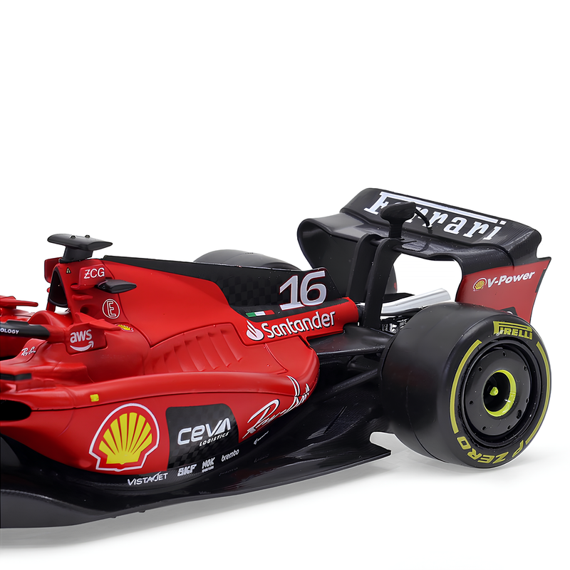 Miniatura Fórmula 1 Ferrari SF-23 1:24 + Figura Piloto Charles Leclerc